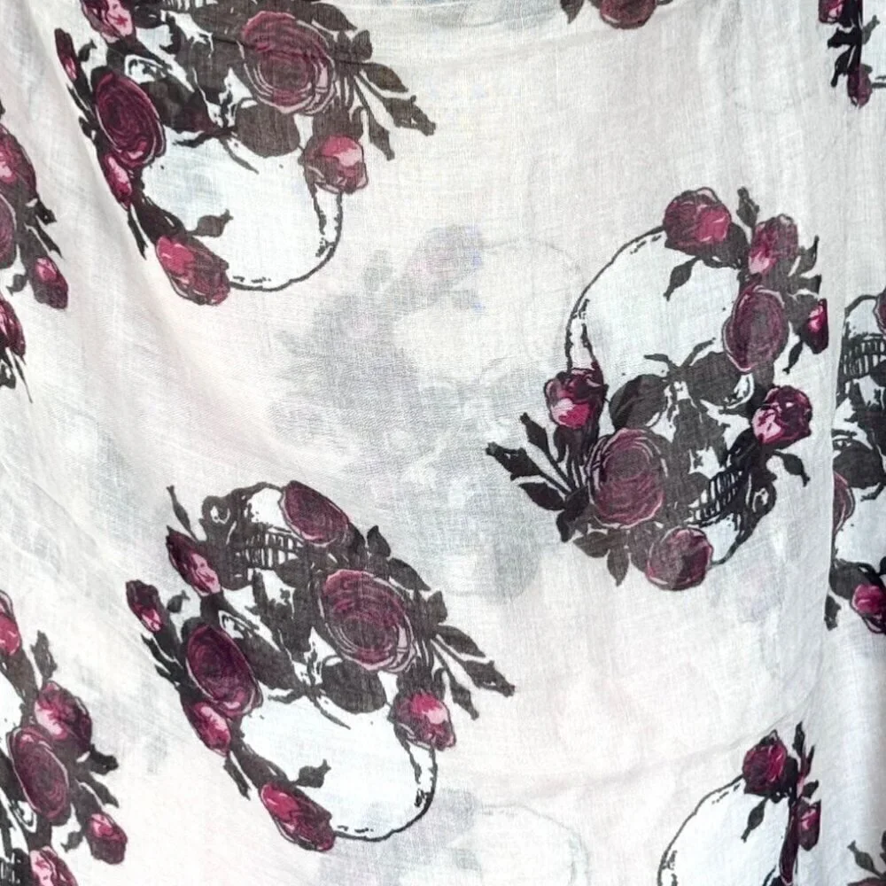NWOT Skulls Infinity Scarf Grunge Goth Y2K Roses Novelty Print
